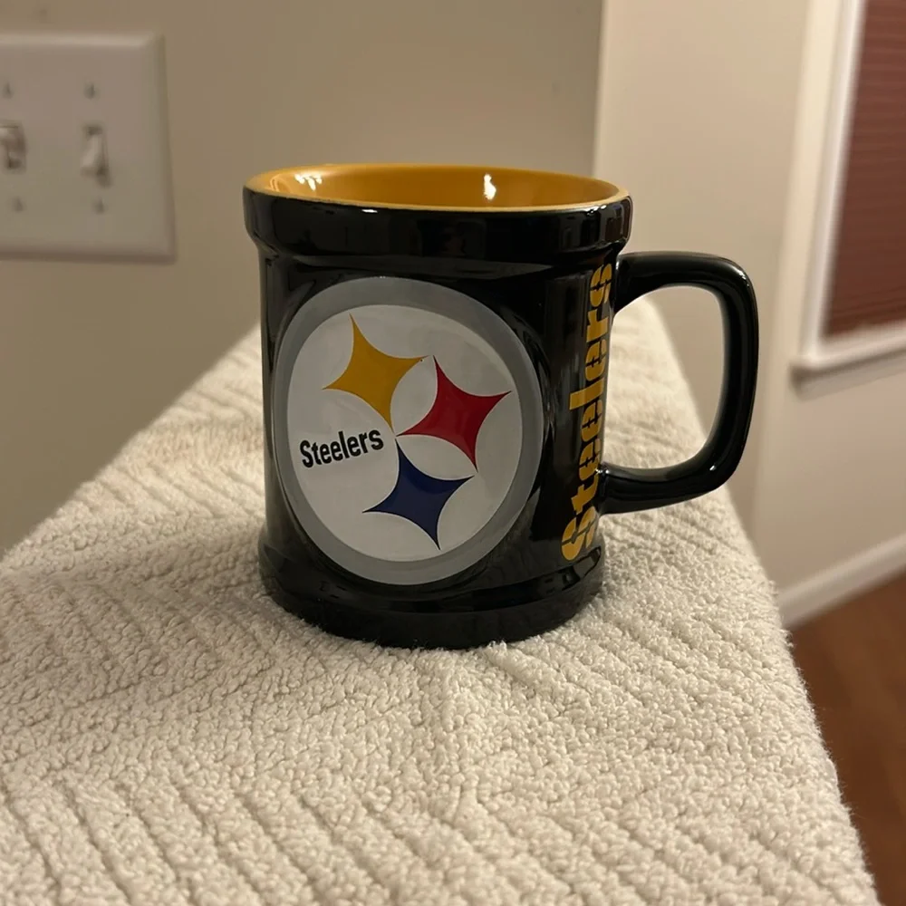 NFL Pittsburgh Steelers Black Gold Ceramic Mug 3-D Logo Tailgate-ready 8 oz
